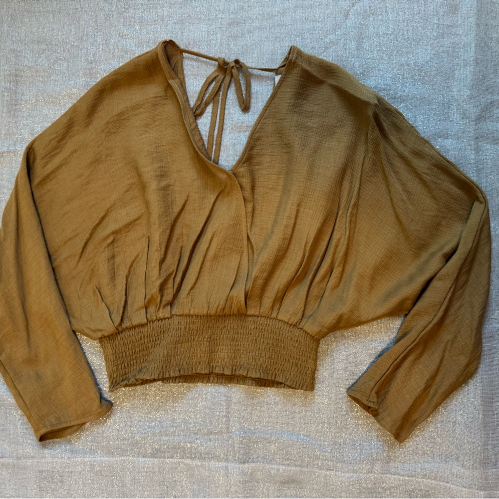 mustard gold flowy sleeve top with scrunched waist